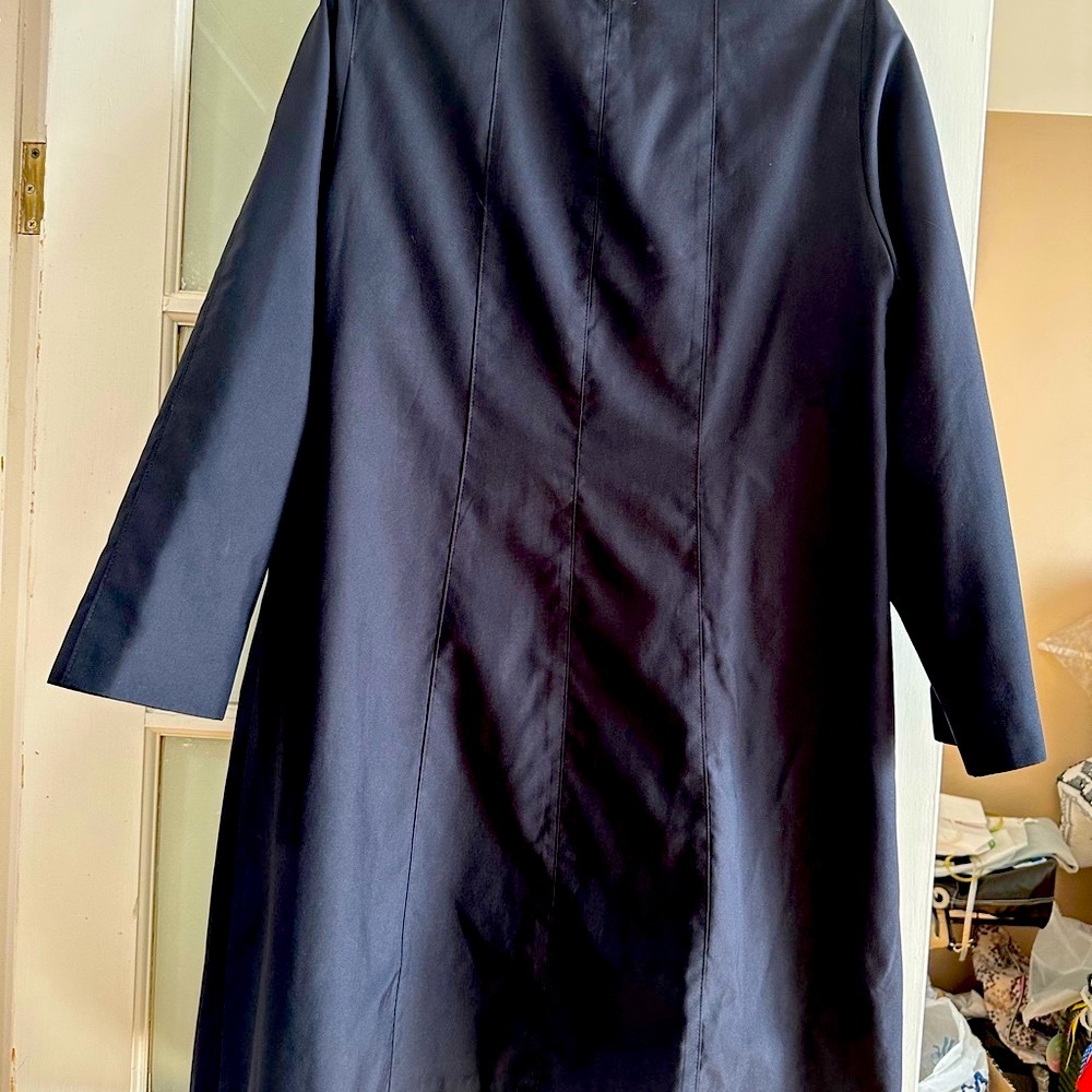 Peacock Chic Black Coat With Patterned Lining - image 5